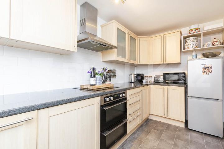 			3 Bedroom, 1 bath, 1 reception Flat			 Crayford Road, Holloway
